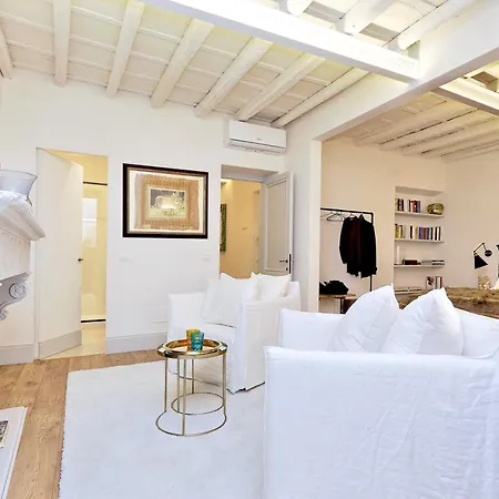 Luxury Charme Between Pantheon And Spanish Steps 아파트