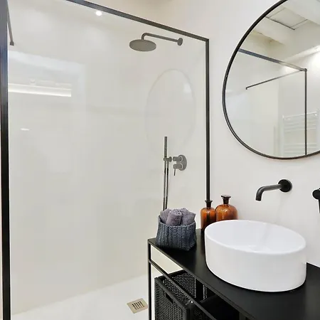 Luxury Charme Between Pantheon And Spanish Steps 아파트