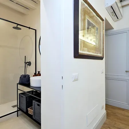 Luxury Charme Between Pantheon And Spanish Steps 公寓