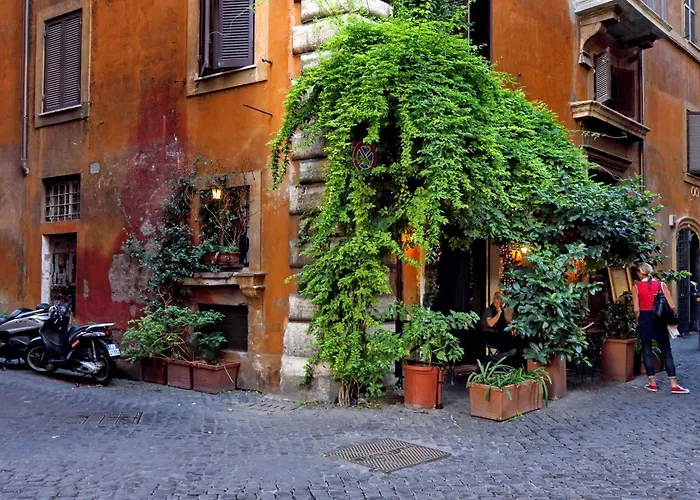 Luxury Charme Between Pantheon And Spanish Steps Apartment