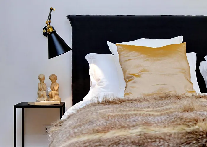 Luxury Charme Between Pantheon And Spanish Steps Apartment