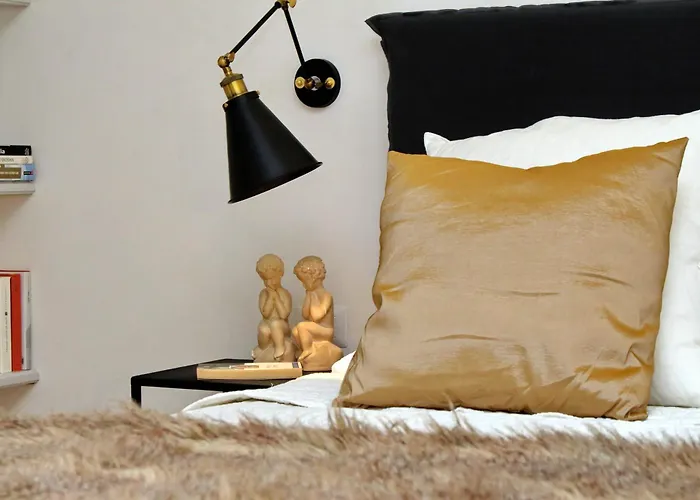 Luxury Charme Between Pantheon And Spanish Steps Apartment