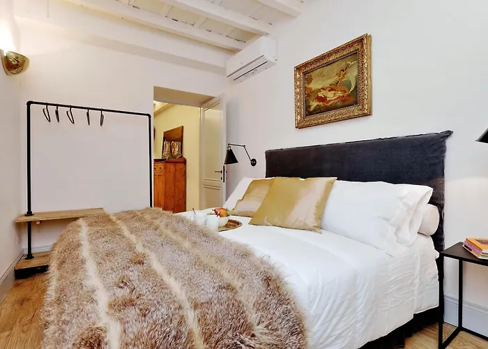 Luxury Charme Between Pantheon And Spanish Steps Apartment Rome